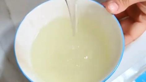 还有什么是真的？煎好的鸡蛋经过科技加工，变成一个完整未破壳蛋