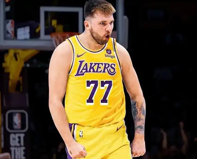 东契奇联手詹姆斯，湖人自毁长城！独行侠升级三巨头，冲击总冠军
NBA 交易市场又