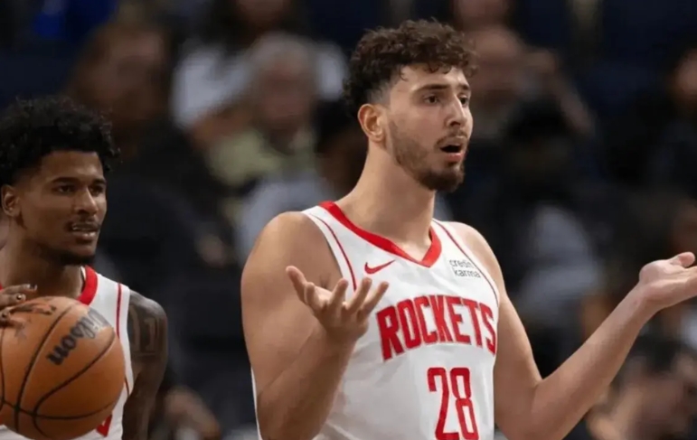 那么，阿门汤普森和其它跳跳男相比到底差在哪儿呢？

首先想说说我观察到的防守，最