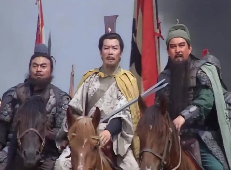 为什么当初关羽死后，诸葛亮在劝刘备不要复仇时，看到张飞来就知道劝不住了 ？

千