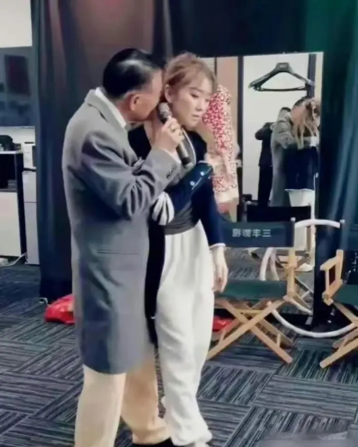 怪不得女明星都不喜欢万梓良