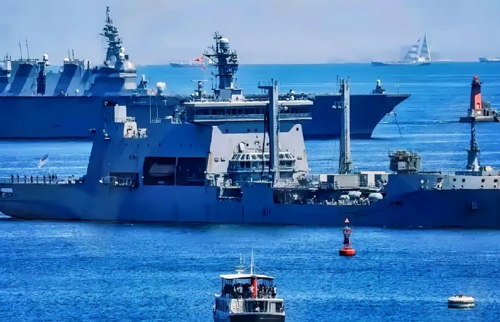 新‮兰西‬陷入‬疯狂！

新西‮国兰‬防部‮朱长‬迪斯·柯‮斯林‬宣称，055大