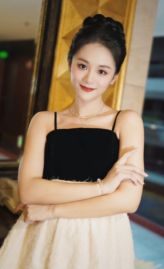 被赵丽颖带火的她，为何突然消失