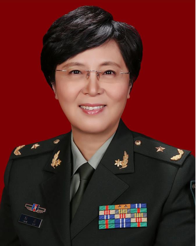 1988年，23岁女孩从浙大保送清华读研。在回青岛火车上，她爱上一个35岁的憨厚