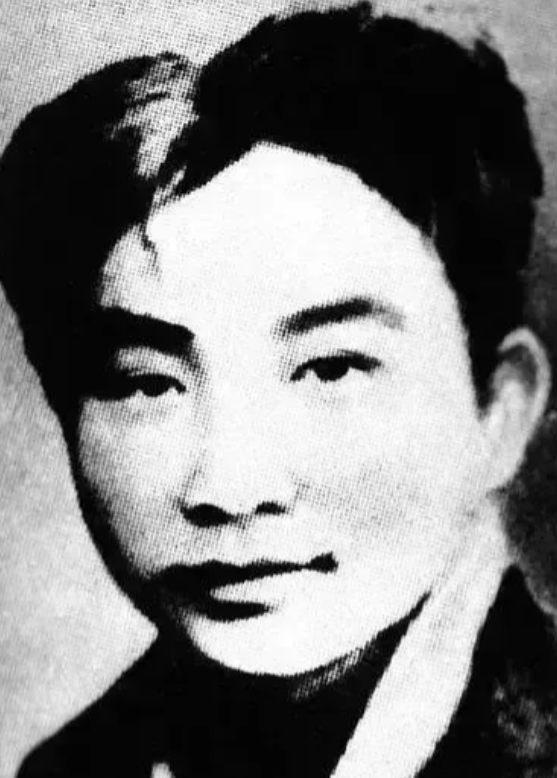 1935年，两名即将被执行死刑的地下党员面临着生死的抉择，就在临刑前的那一刻，监