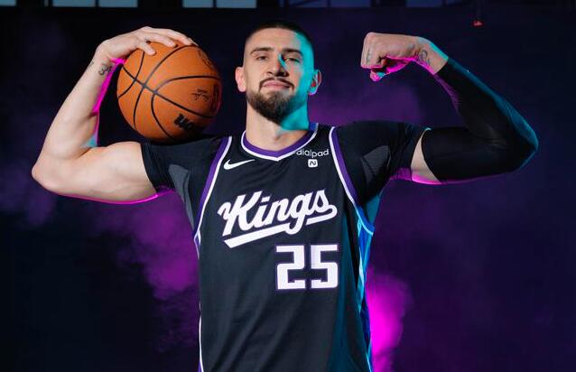 步行者记者确认，自由球员亚历克斯-莱恩不与步行者签约。NBA记者报道，原计划签步