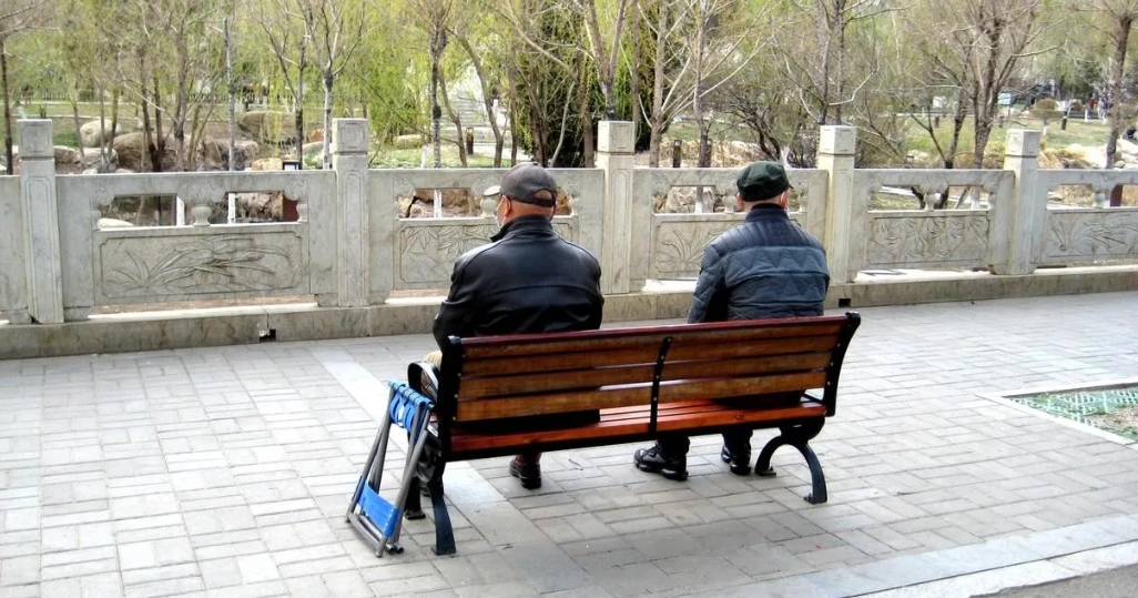 退休以后的老年人，最好这6大习惯，一样也没有。

1、还要发挥余热，继续赚钱。这