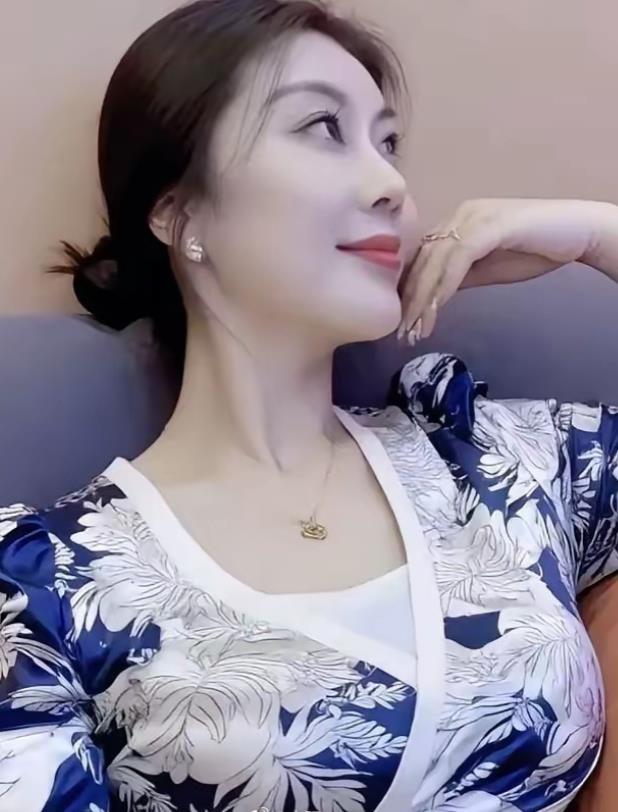 年后老公出门准备把地租出去，不然自己不种都荒废了，出租出去还能收点租金。