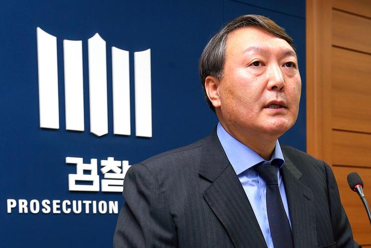 韩总统尹锡悦派军队冲击国会
