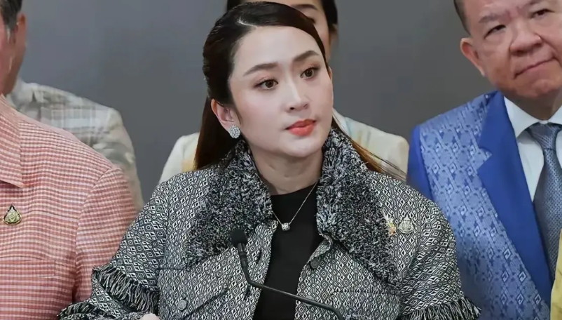 泰国宣布对泰缅边境断电断油，相信这是龙哥和泰国政府交流的结果！
说实话断电断油这