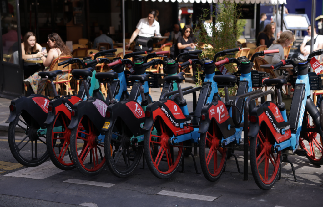 万万没想到，在国内骑共享单车就算了，到巴黎奥运会上骑的还是国产电助力自行车，这你
