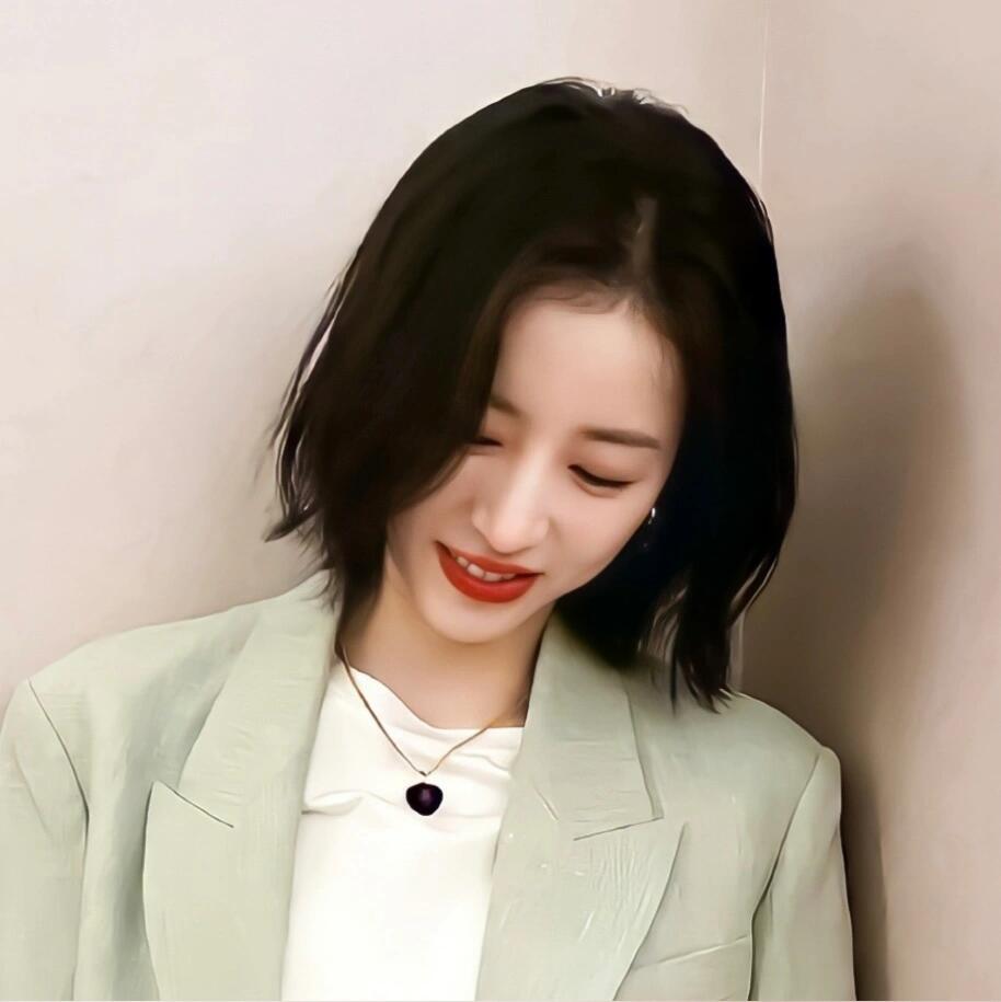 周雨彤——婀娜多姿