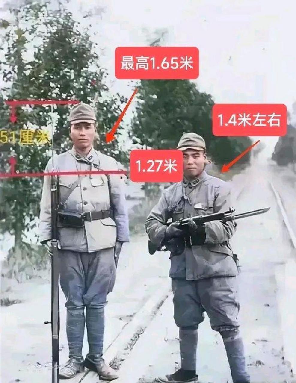 记得以前小时候听村里的一位老八路说过，鬼子拼刺刀很利索，脑袋一埋，一个垫步，胳膊