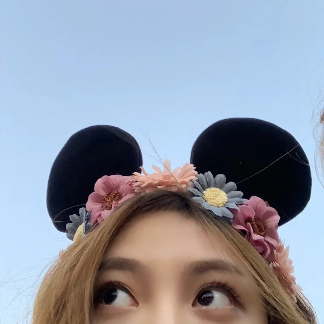 宁宁自己发的出道前旧照
继续考古练习生时期的宁宁
你小汁好像没有尴尬期，美就完事