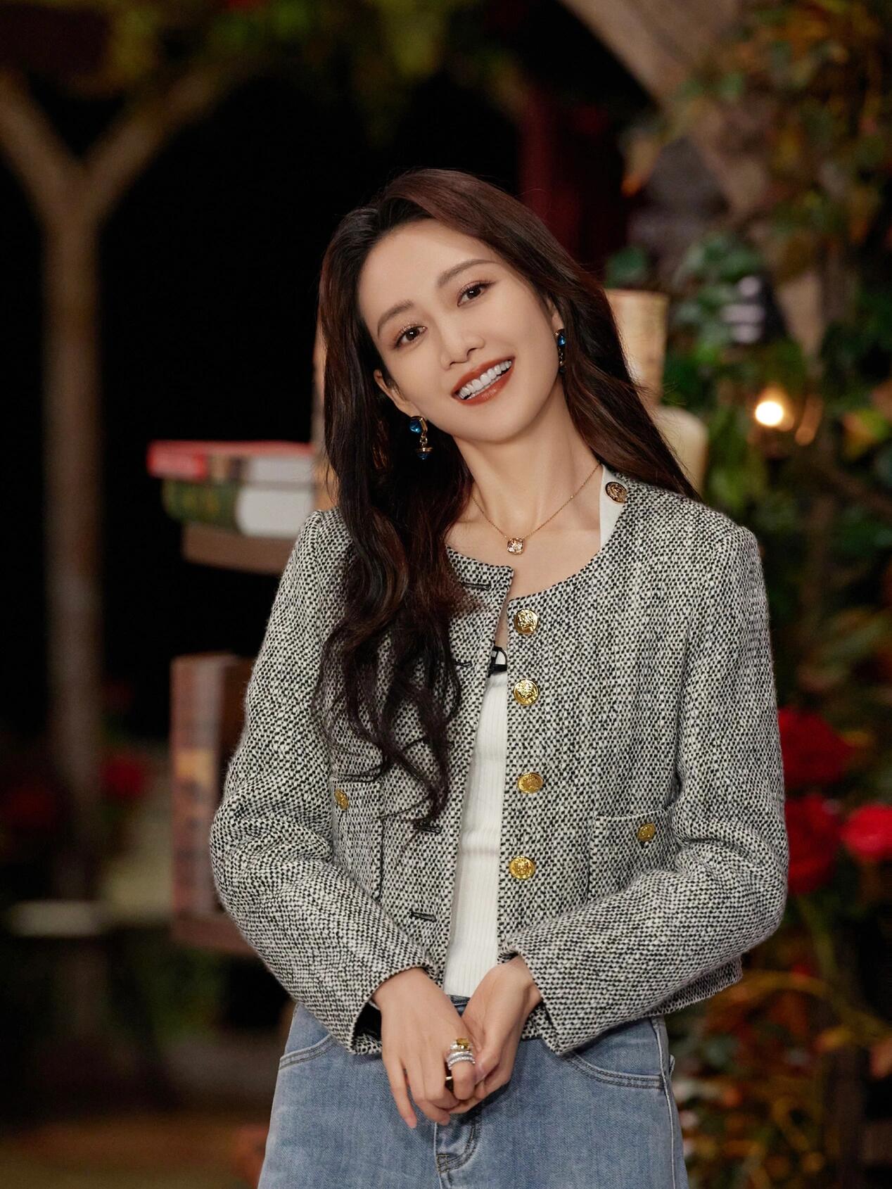 王鸥原生家庭令人窒息，父母离婚都不想养她