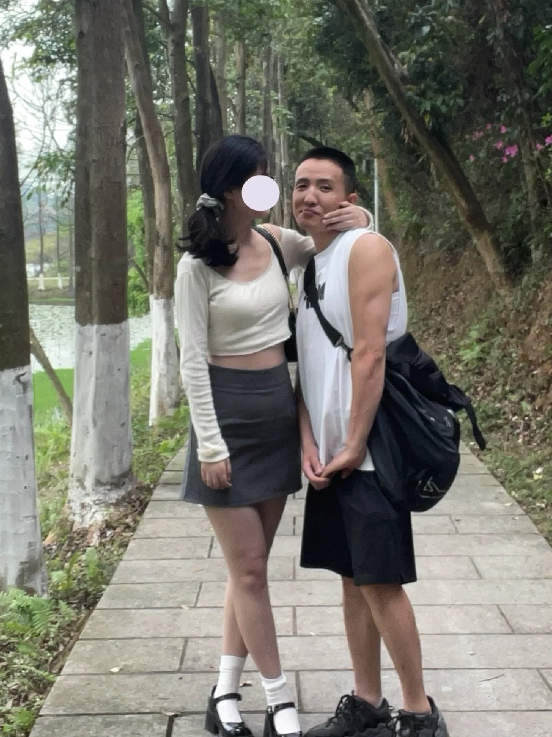 和网恋男友的第一张合照
地点同沙生态园
很多人在这里露营⛺️和钓鱼
建议开车和骑