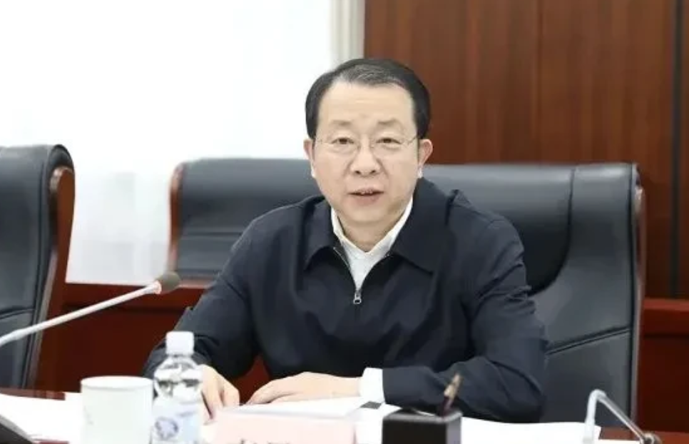 周末打“虎”，李显刚被查！

刚刚，权威媒体发布消息，黑龙江省人大副主任李显刚突