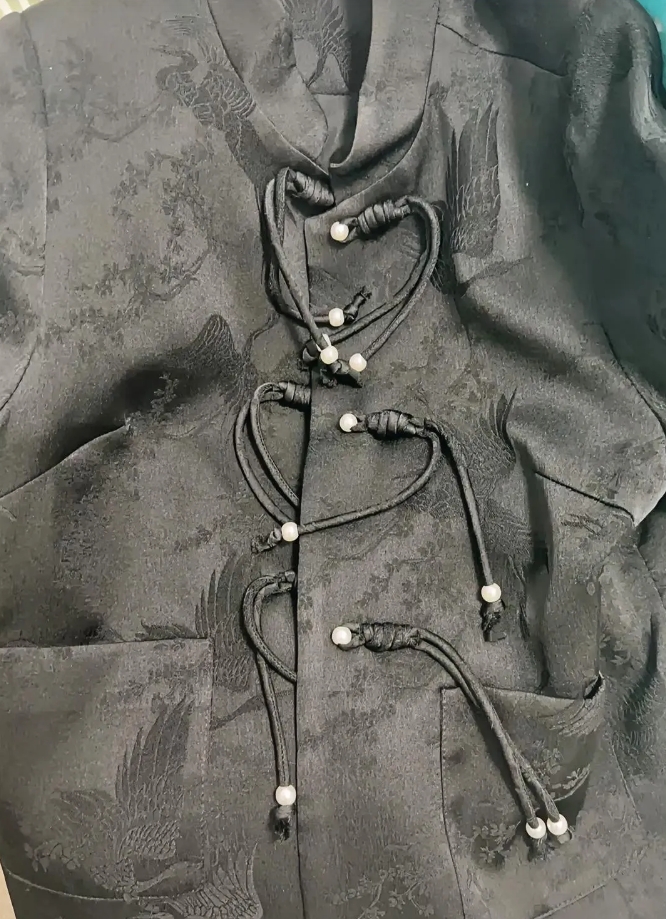 天哪，真是万万想不到，好心当了驴肝肺。过年给婆婆买了件新中式，本想着犒劳她老人家