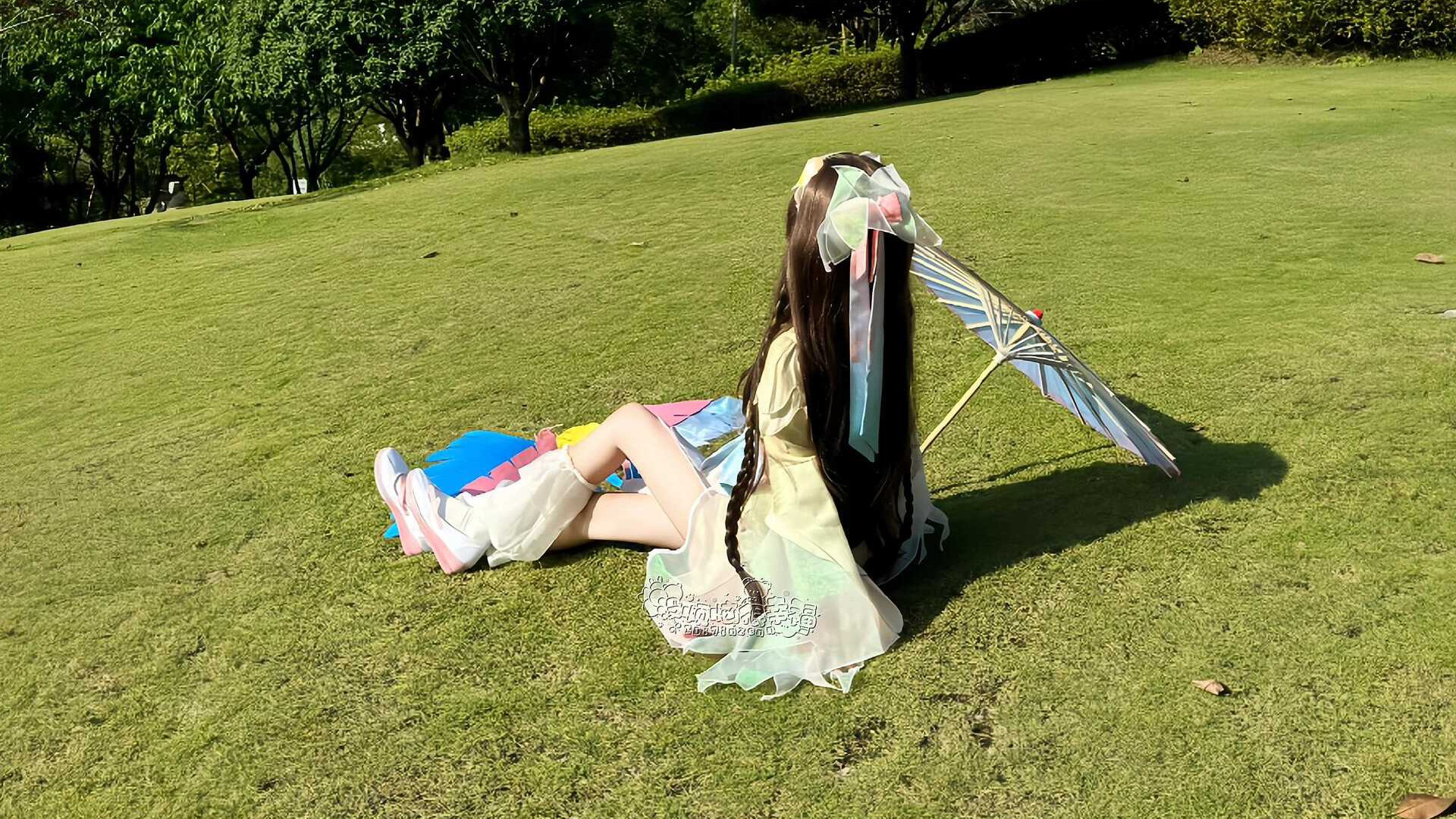 娜可露露COS：只要站在那里，就觉得少女感拉满了