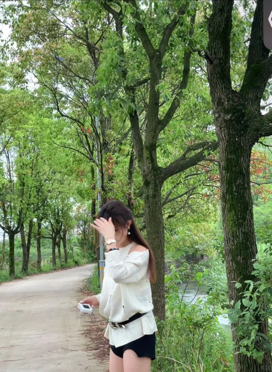 亲近大自然
自由又自在