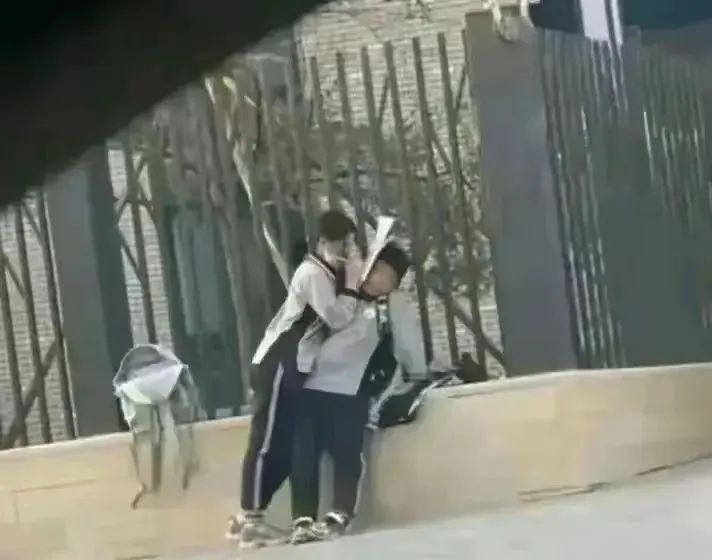 好像我们小时候也干过。