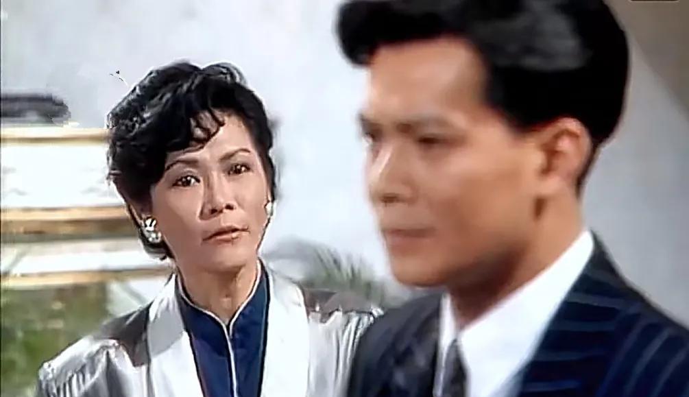 原来这位亚视女星59岁就去世，还以为退休呢
她年轻时是大美女，五官精致，身材姣好