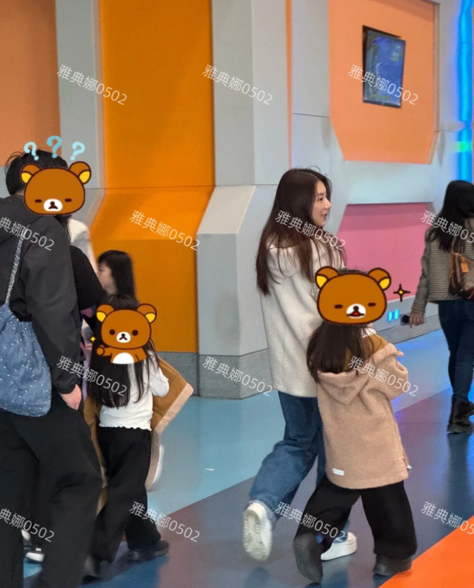 珠海长隆偶遇郭富城的老婆方媛，本人个子不高小巧玲珑，皮肤白皙五官精致，是那种日系