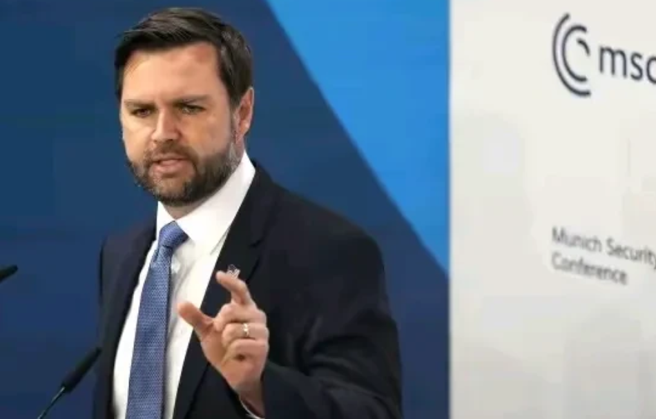美国副总统也向泽连斯基开火了！

据CNN、英国《卫报》报道，美国副总统万斯周三