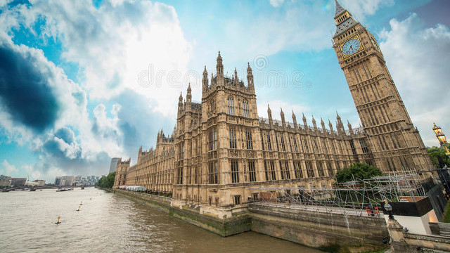 英国君主制：为何屹立不倒？