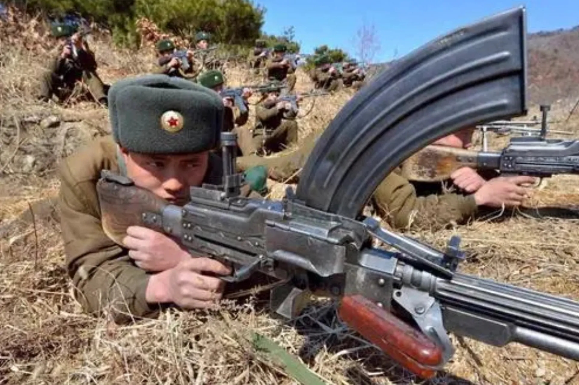 乌方惊呼：朝军派的不是士兵是敢死队，朝鲜15000名士兵上了俄乌战场，打法惊呆俄