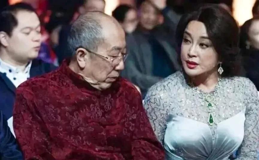 你敢相信，刘晓庆已经74岁了吗，
这颜值，这身材，试问几人能比？