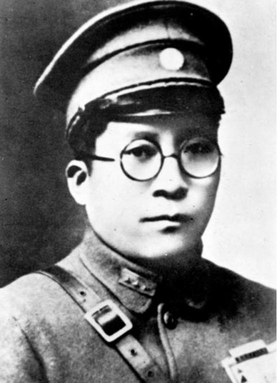 1990年，90岁的张学良接受采访时说，虎城，杨虎城这个人啊，他这个人很时髦，要