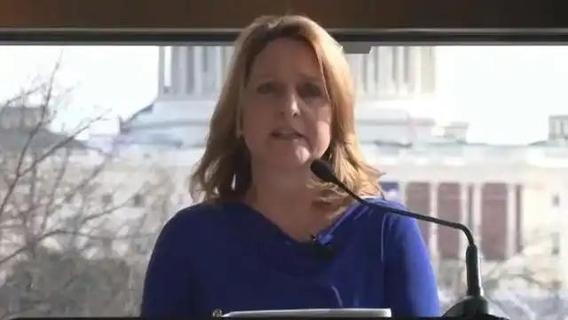 四年来，中美两国在各领域的博弈愈加复杂。在即将离任之际，美国国防部副部长凯瑟琳·