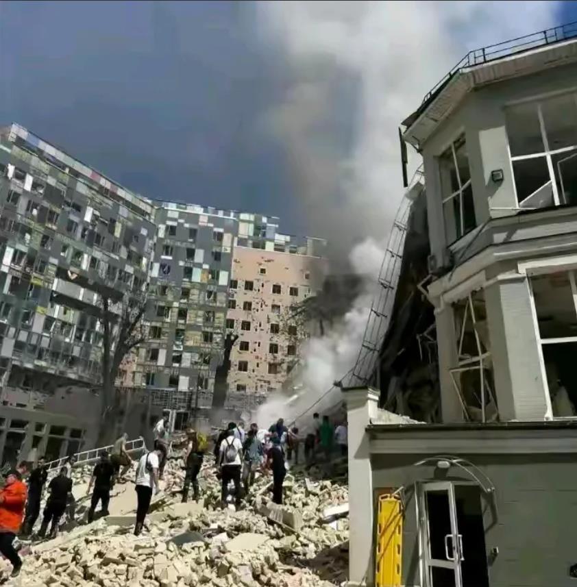 军事上无法战胜、政治上无法孤立、经济上又不能拖垮，俄乌战争的结局早已注定！
  