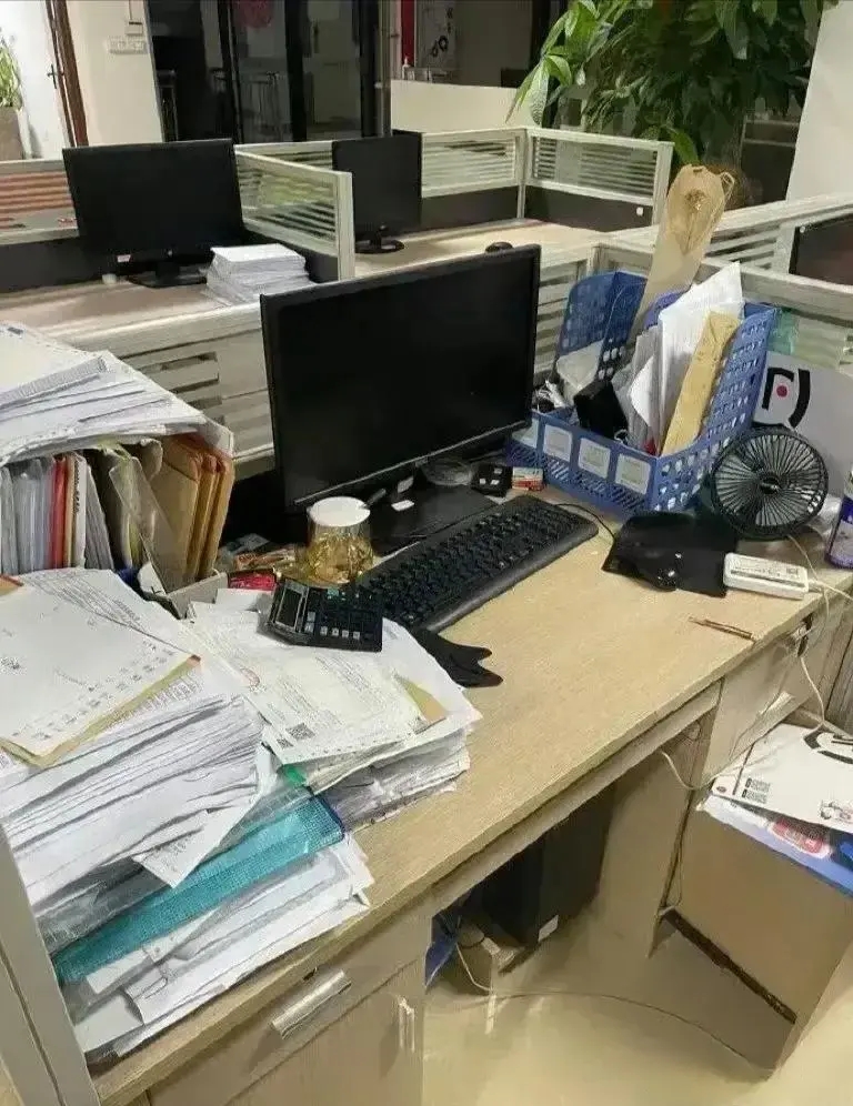 你们有没有发现一个事 就是有编制工作的人 特别是公务员、医生、老师 基本上都很好
