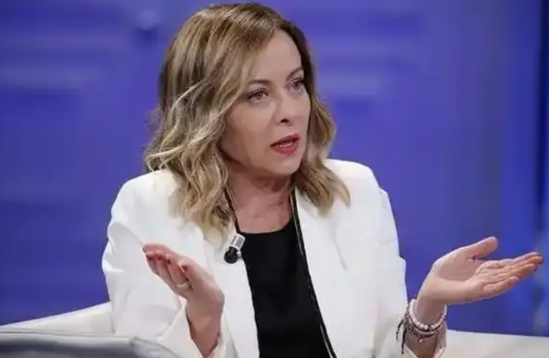 要不说，意大利绝对是猪队友呢，任何一个国家都不能与意大利结盟，谁结盟谁知道，德国
