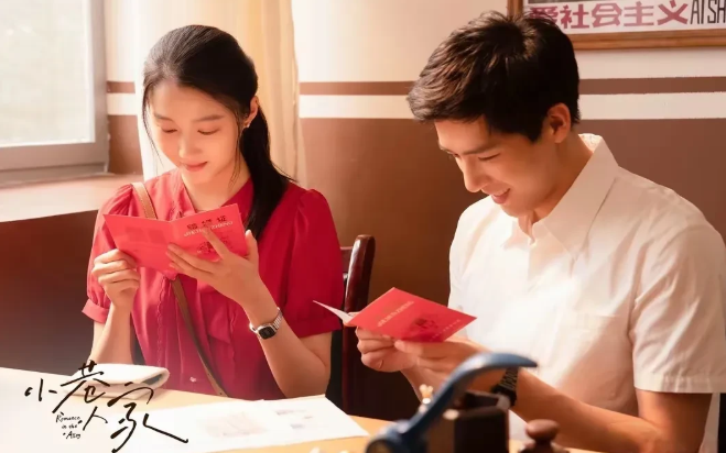 主持人问蒋欣和李光洁:“栋哲和筱婷马上要结婚了，林家要为婚礼做哪些准备？”蒋欣豪