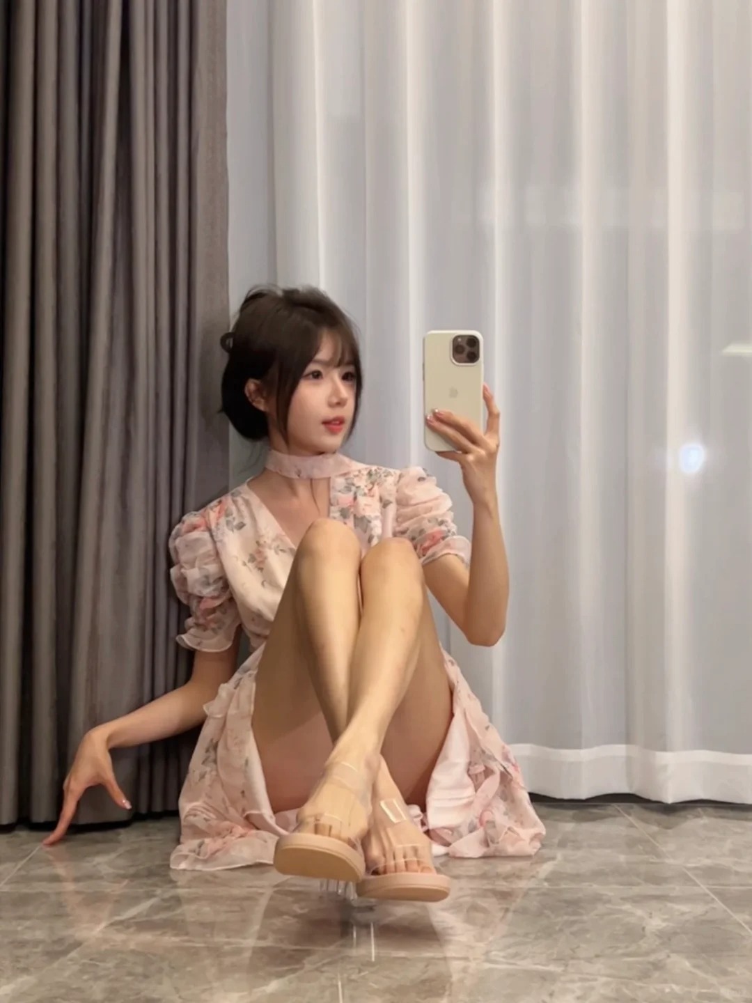 姐姐的甜欲感
为什么杭州的理发店
11点还不开门