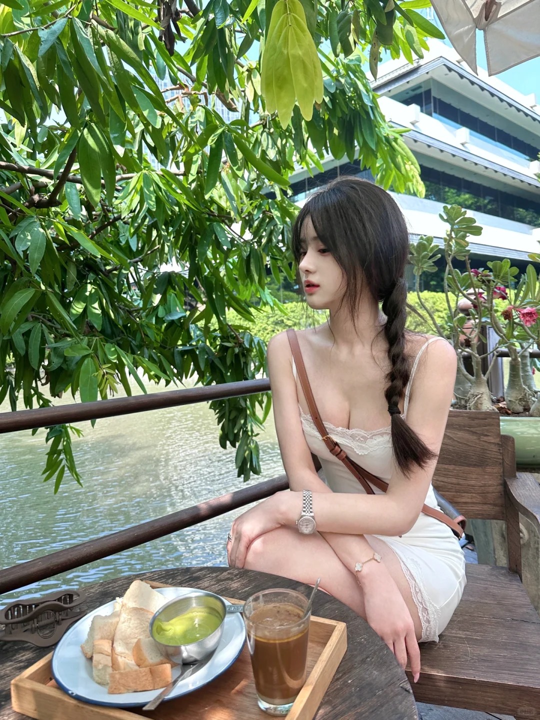 曼谷这里真的好漂亮
来曼谷公园里的咖啡早午餐～
这里花园真的很漂亮，随便拍拍都出