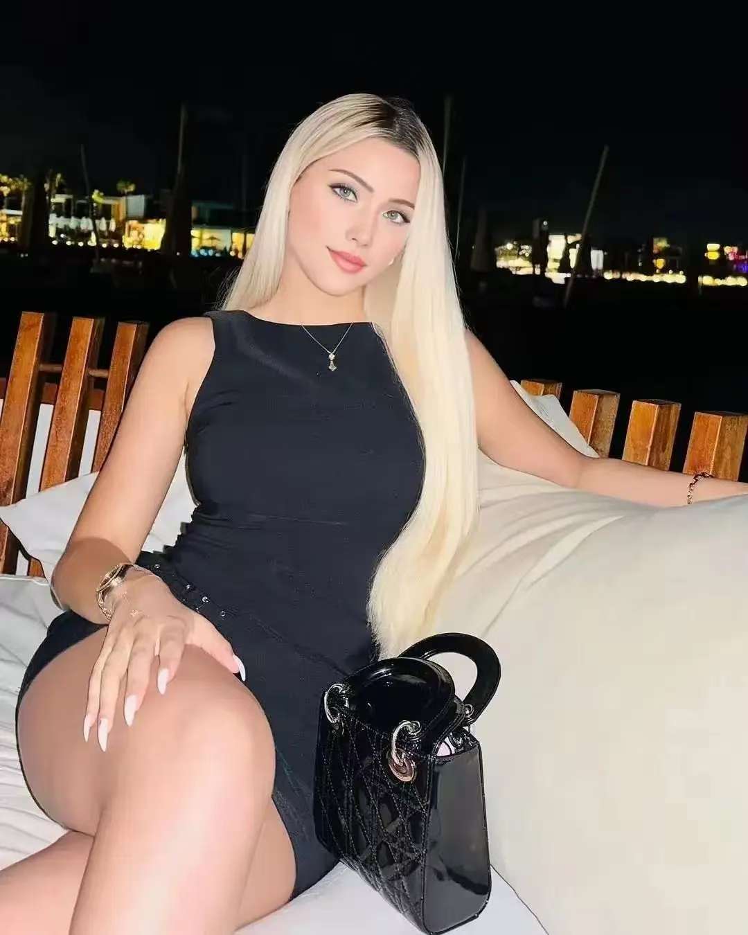 花880做了一个美甲，大家觉得贵不贵呢？