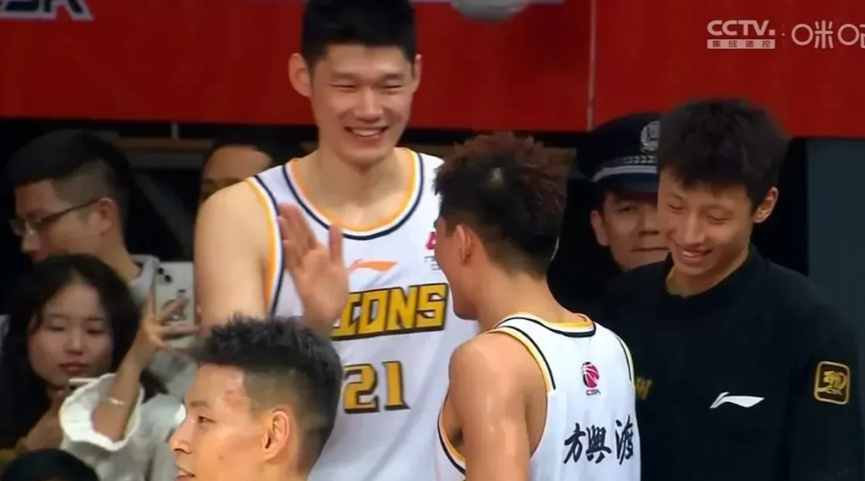 CBA排名看似大乱，实际第一名因少赛场次排名靠后，准确应看胜率

1，现在从CB