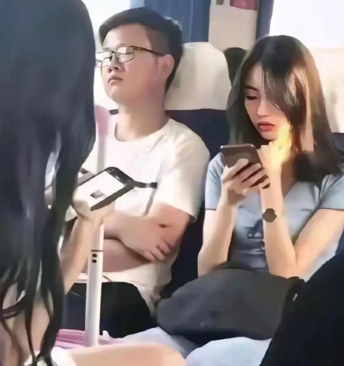 这是人生巅峰了吧？！哈哈哈哈 [大笑][大笑][大笑][大笑][大笑]