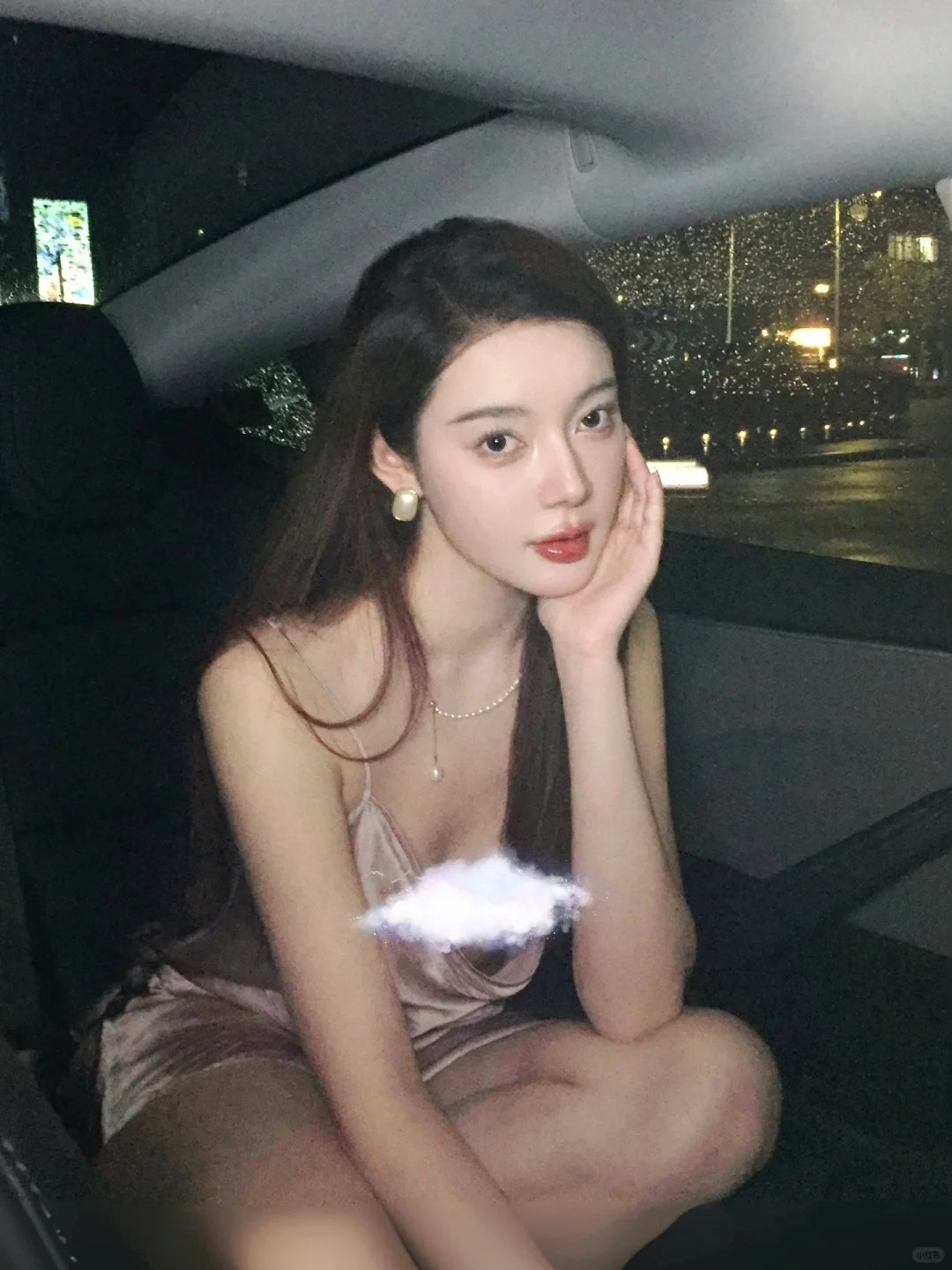 车内拍照📷真是绝绝子！
当你有一台iPhone5s
小技巧就是！
人坐在后排
