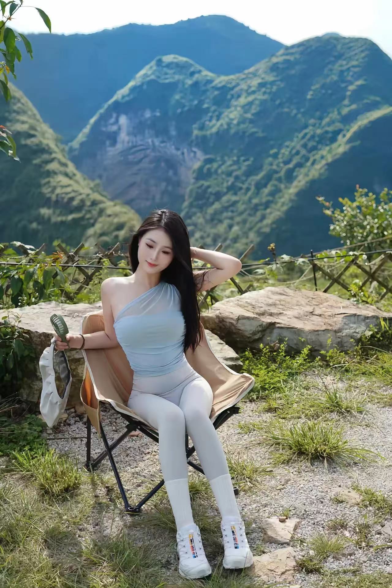小姨子太好看了吧哈哈哈哈