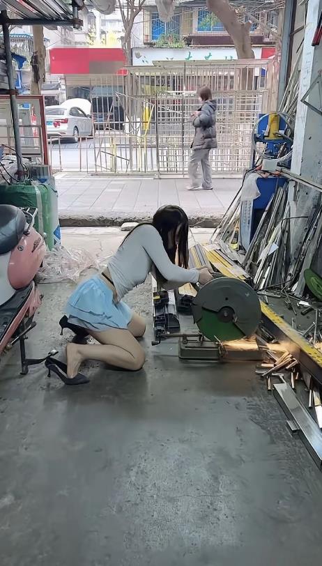光看姿势就知道这绝对是高手