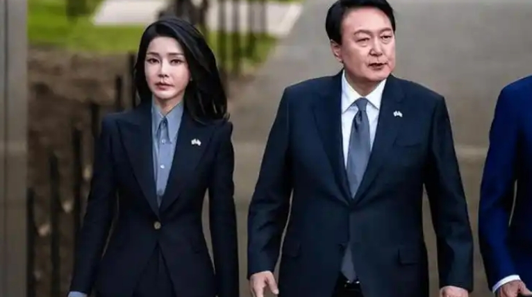 美国应该出手救尹锡悦了，毕竟养这么听话的狗是不容易的