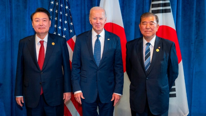 为啥被美国抛弃，尹锡悦失败关键原因有4点：

1、白宫和美国务院称韩国总统尹锡悦