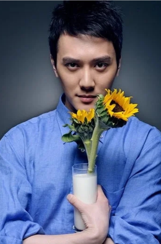 冯绍峰酒吧聚会引绯闻