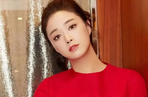 蒋欣谈 41 岁还不结婚的原因：我没有结婚的打算，因为根本就没有男人追我。

现