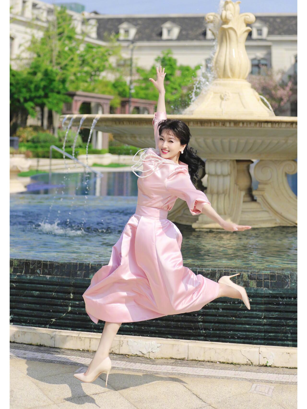 赵雅芝灵动优雅